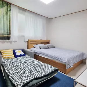 Hongdae&sinchon 10min Cozy House With 2 Bedrooms Séoul